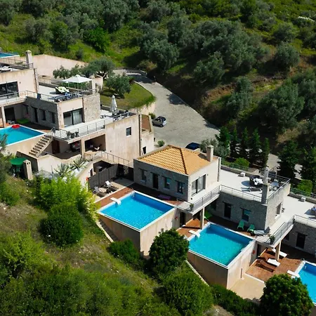 Golden King Villa *