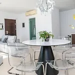 Villa Golden King