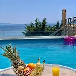 Golden King Villa *
