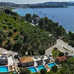 Golden King Villa *