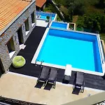Villa Golden King *
