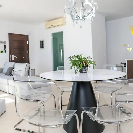 Villa Golden King