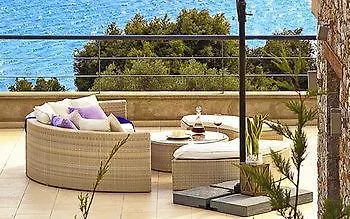 Golden King Villa